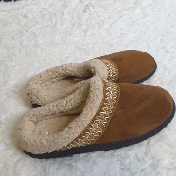 3/$30 Isotoner Hoodback Basil slipper sz 5/6 small - Picture 4 of 7